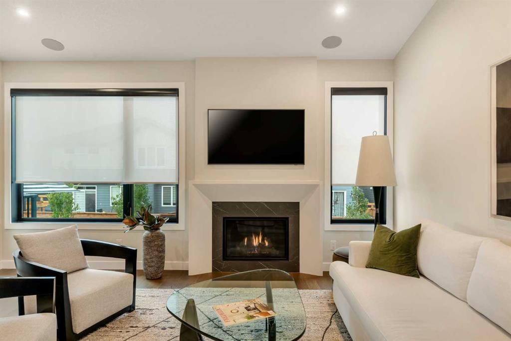 648 Shawnee Terrace SW, Calgary — photo 4 of 42