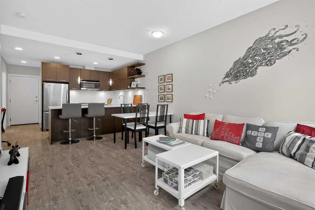 135, 721 4 Street NE, Calgary — photo 2 of 24