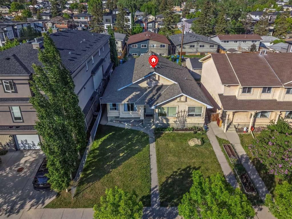 4736 17 Avenue NW, Calgary — main listing photo
