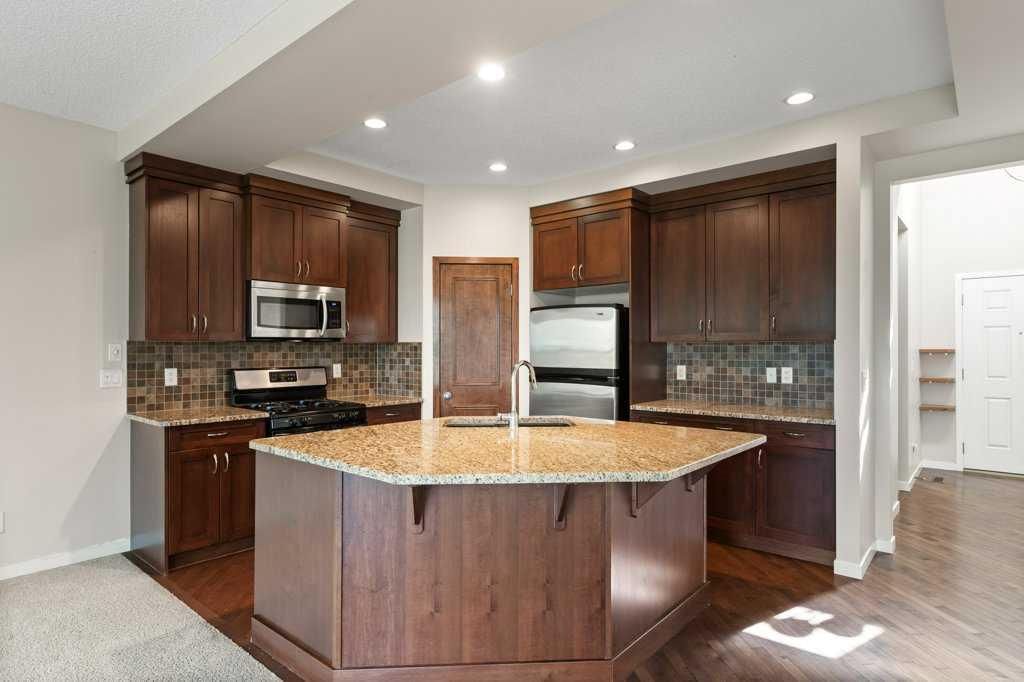 24 New Brighton Landing SE, Calgary — photo 5 of 44