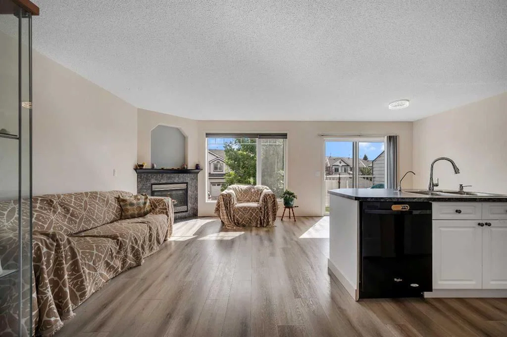 120 Rocky Vista Circle NW, Calgary — photo 5 of 33