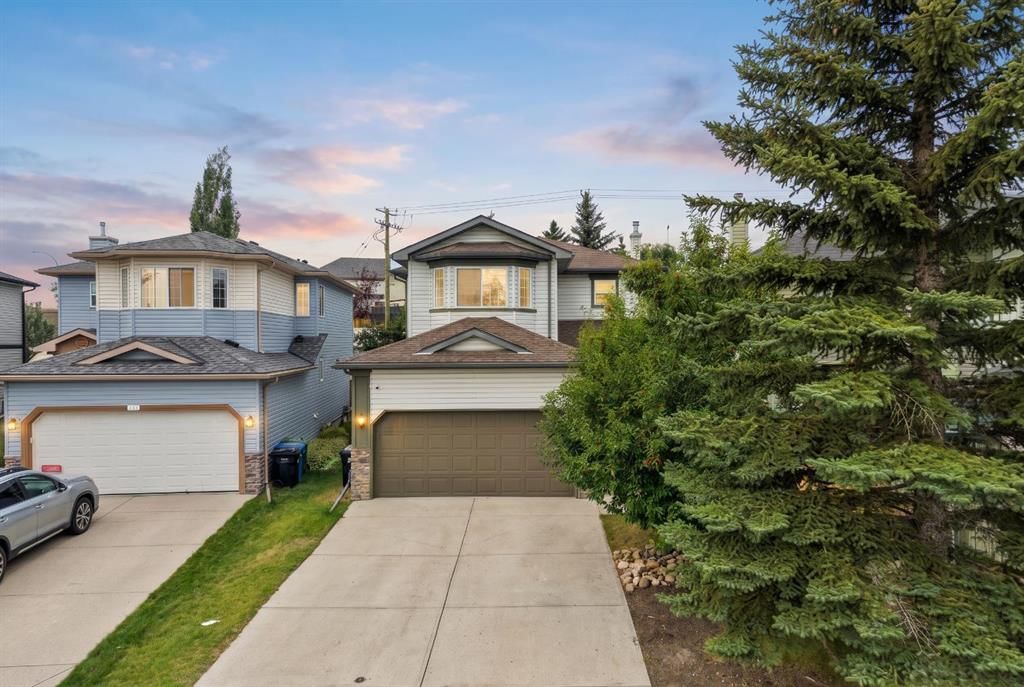 147 Harvest Creek Court NE, Calgary — main listing photo