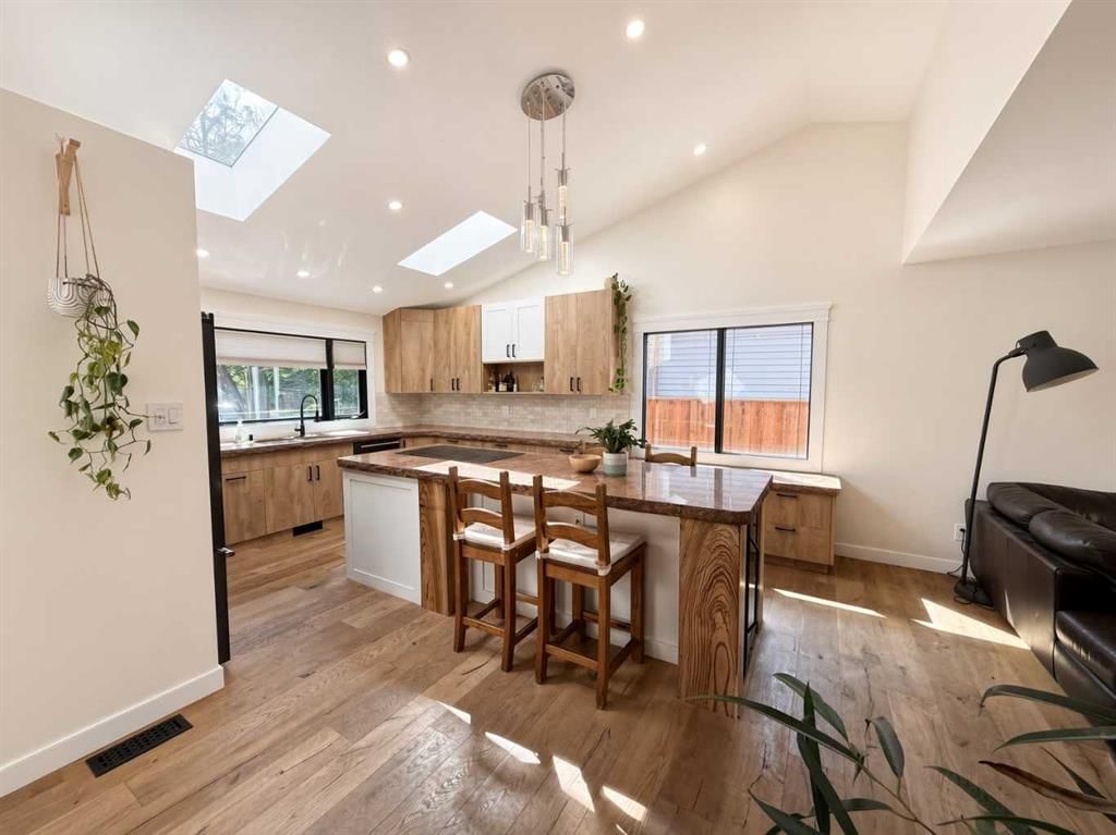 524 Willow Park Drive SE, Calgary — main listing photo