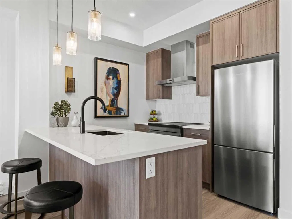 A121, 2026 81 Street SW, Calgary — photo 5 of 18