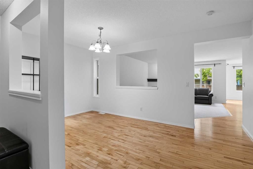 22 Evansbrooke Way NW, Calgary — photo 4 of 43
