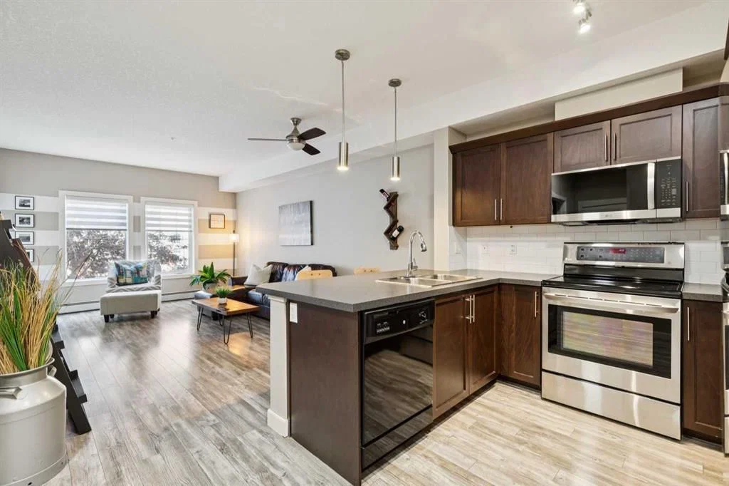 222, 20 Royal Oak Plaza NW, Calgary — photo 2 of 20