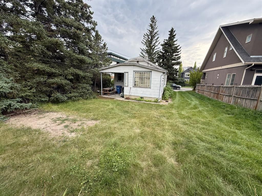 1902 33 Avenue SW, Calgary — photo 4 of 6