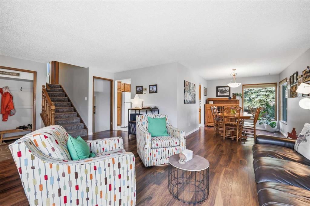 5 Glenwood Crescent, Cochrane — photo 3 of 49