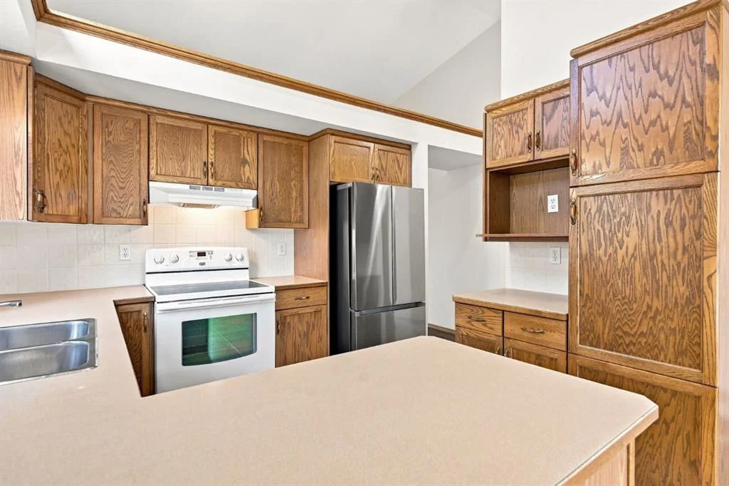 4 Douglasview Park SE, Calgary — photo 5 of 29