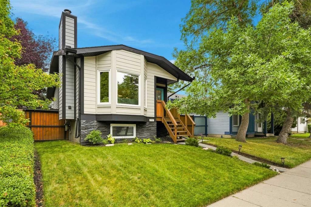 972 Riverbend Drive SE, Calgary — photo 2 of 35