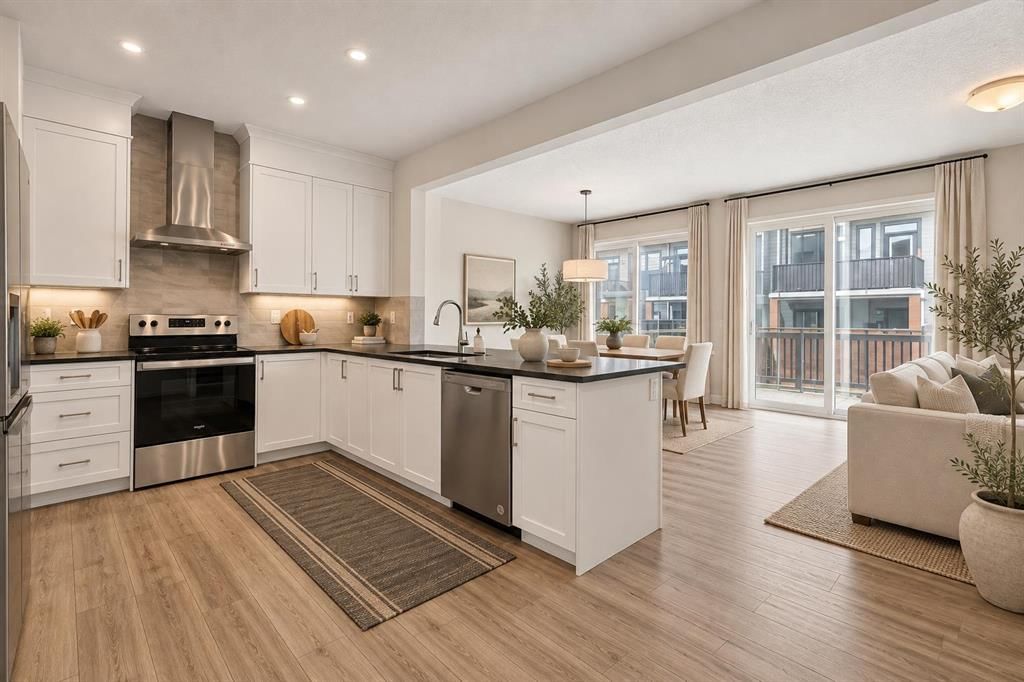 96 Rowmont Heath NW, Calgary — photo 4 of 38