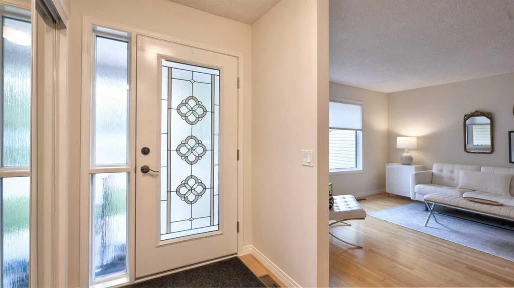 40 Vandoos Villas NW, Calgary — photo 3 of 43