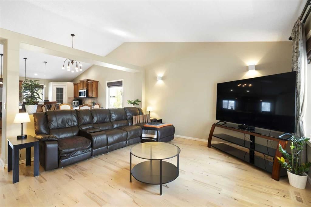 57 Thornfield Close SE, Calgary — detached for sale
