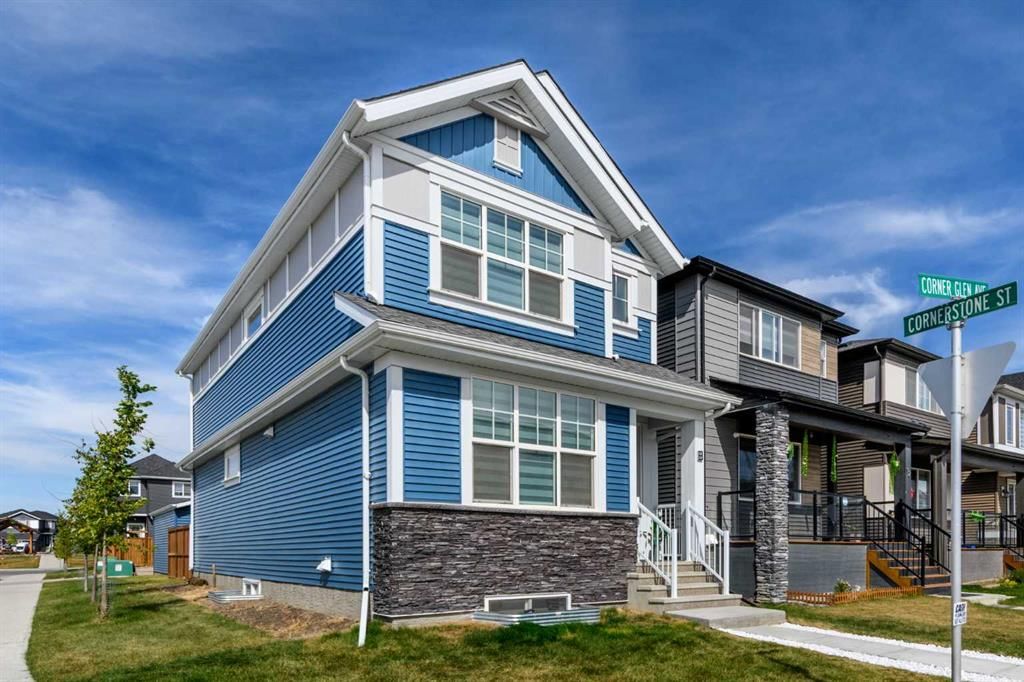 8 CORNER GLEN Avenue NE, Calgary — photo 2 of 36
