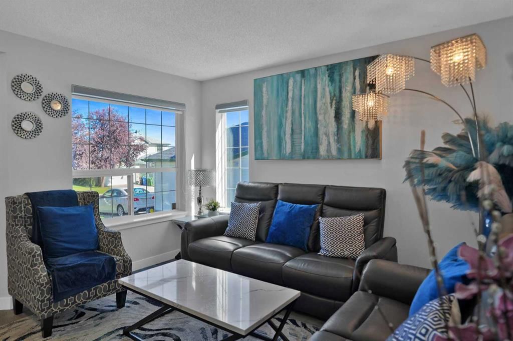254 Hidden Spring Mews NW, Calgary — photo 3 of 41