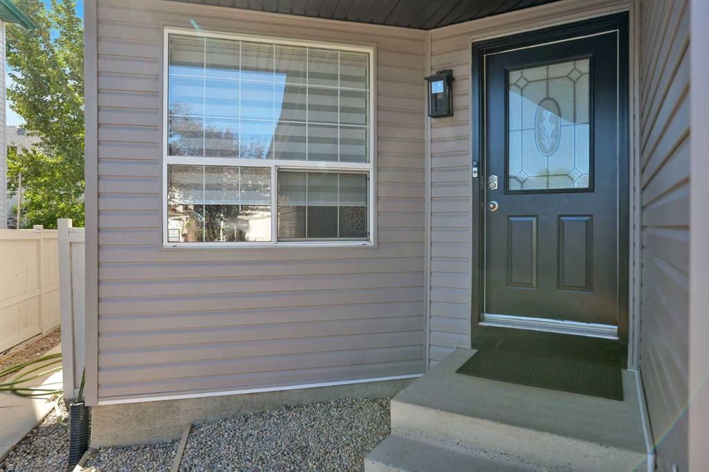 254 Hidden Spring Mews NW, Calgary — photo 5 of 41