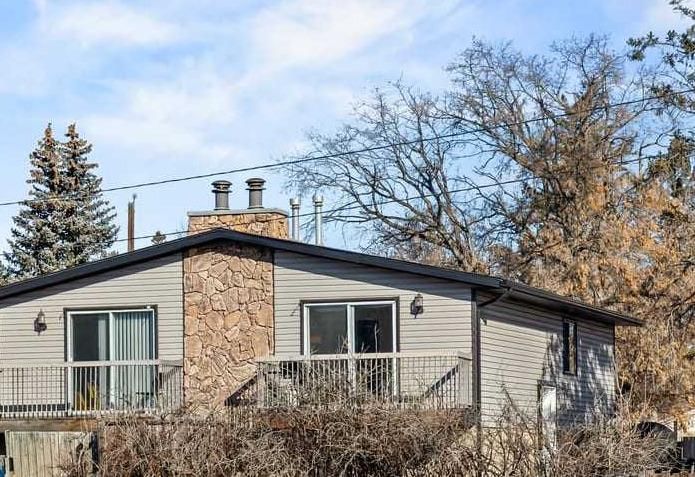 7006A Bowness Road NW, Calgary — photo 2 of 27