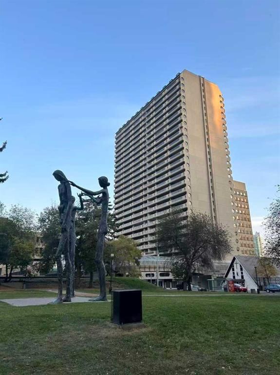 1704, 221 6 Avenue SE, Calgary — main listing photo