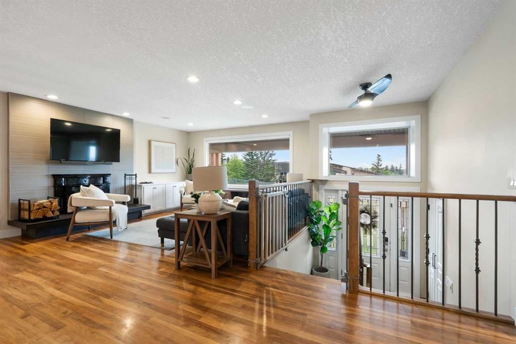 615 63 Avenue NW, Calgary — photo 4 of 49