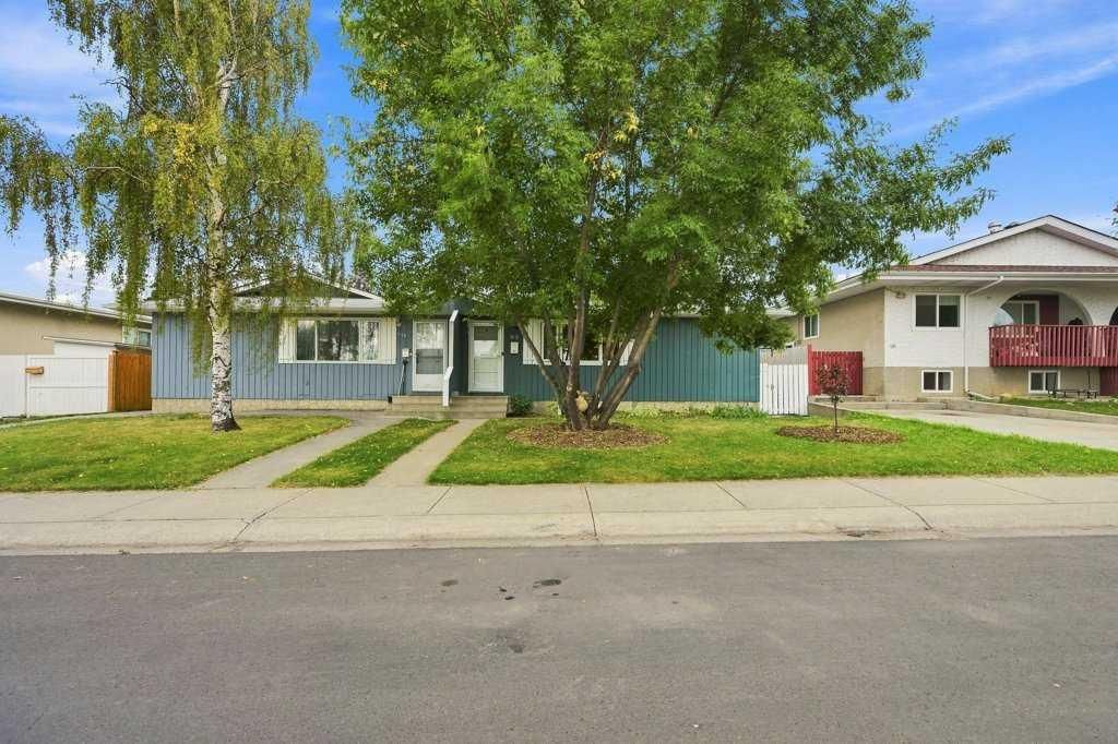 98 Huntwick Way NE, Calgary — main listing photo