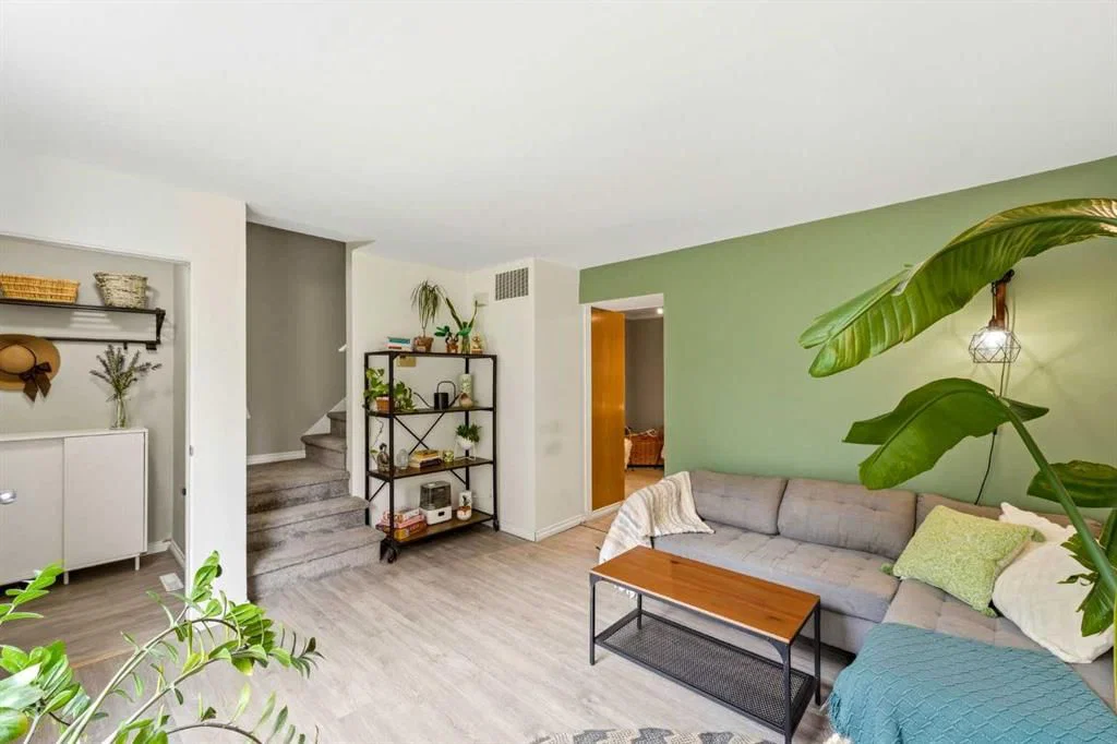 442 Regal Park NE, Calgary — main listing photo
