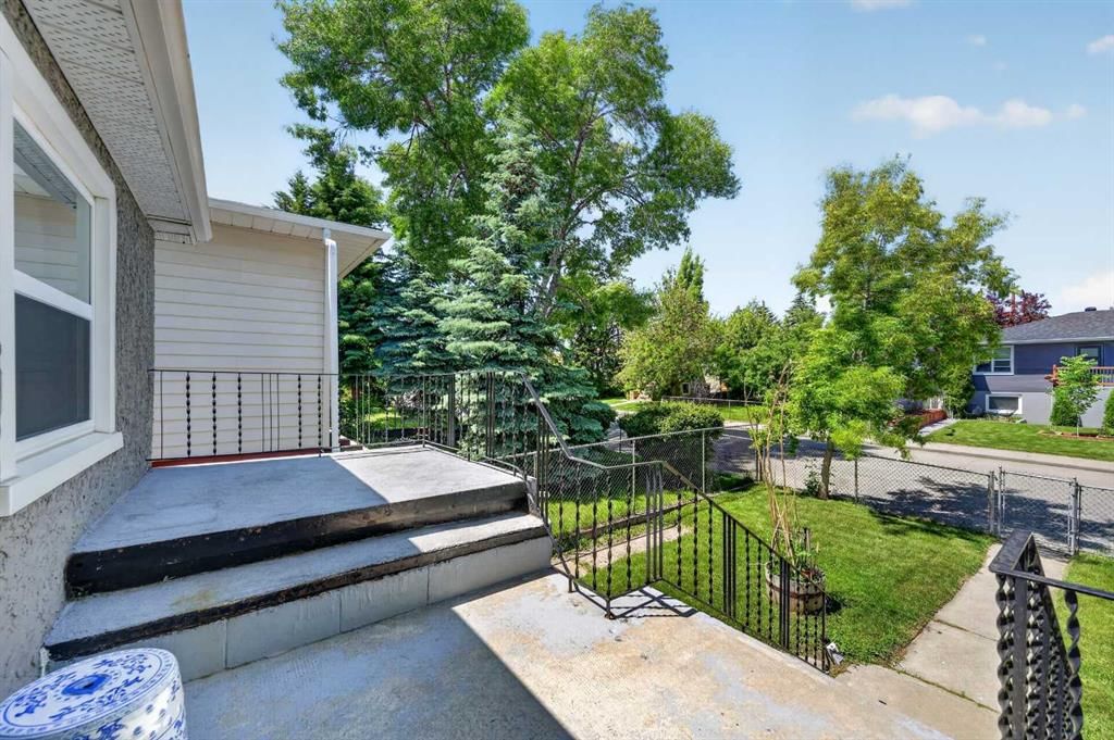 1212 Bantry Street NE, Calgary — photo 2 of 29