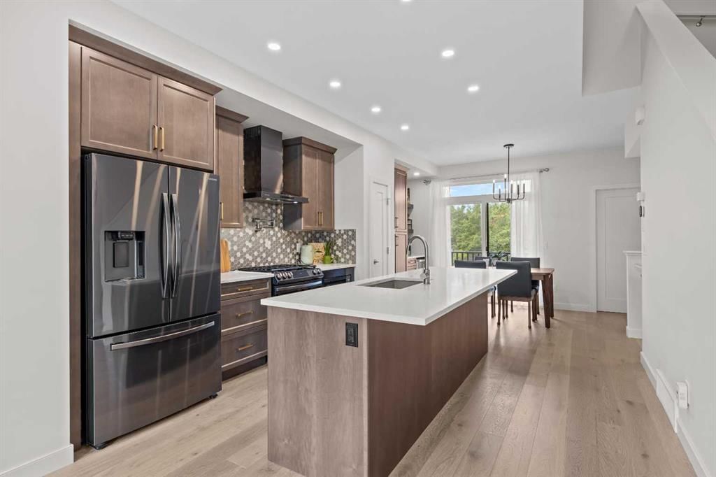 206, 81 Greenbriar Place NW, Calgary — photo 4 of 35