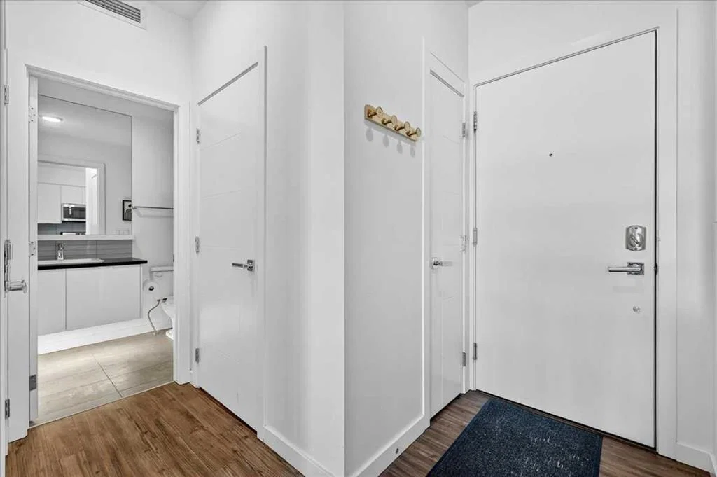 411, 120 18 Avenue SW, Calgary — photo 4 of 32