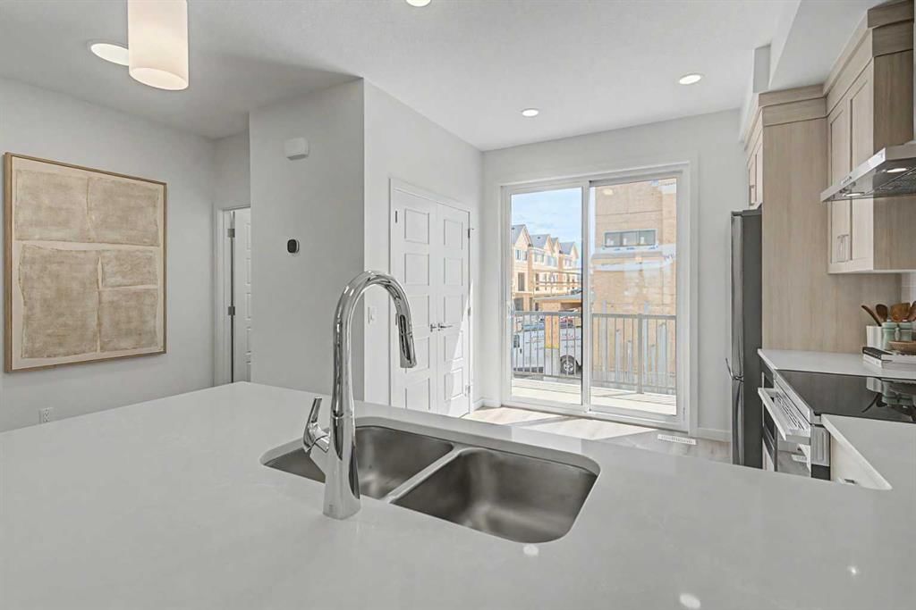 51 Mercado Lane SE, Calgary — photo 5 of 35