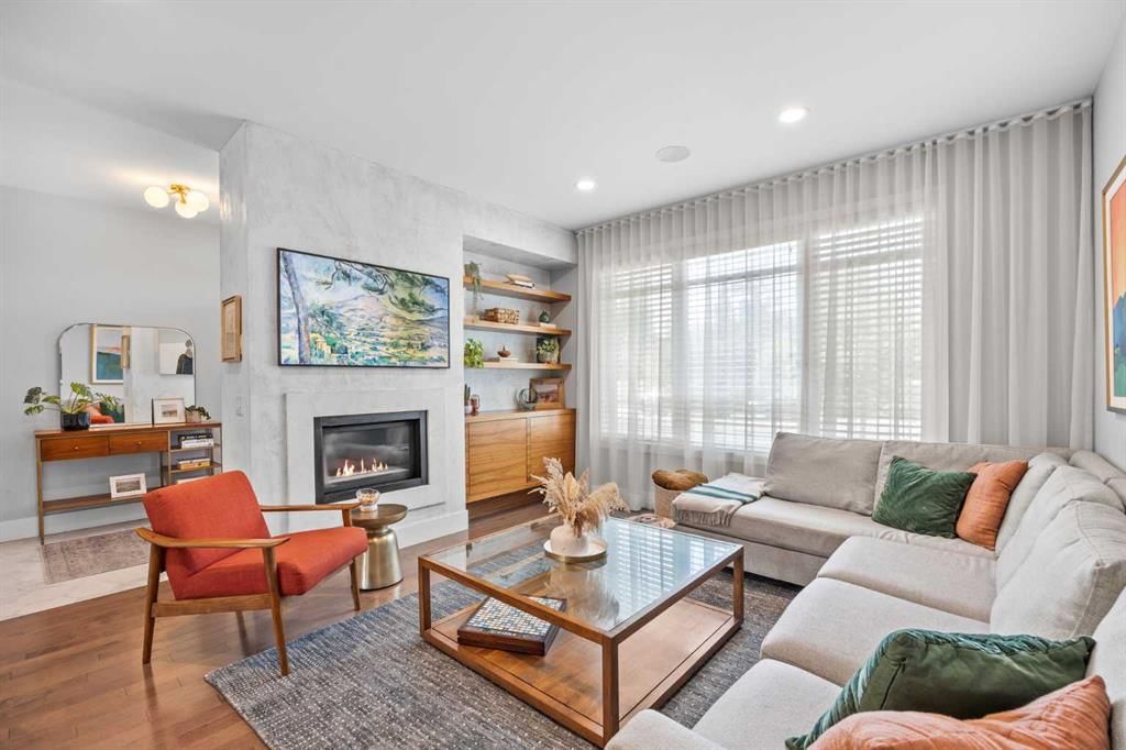 2808 26 Street SW, Calgary — main listing photo