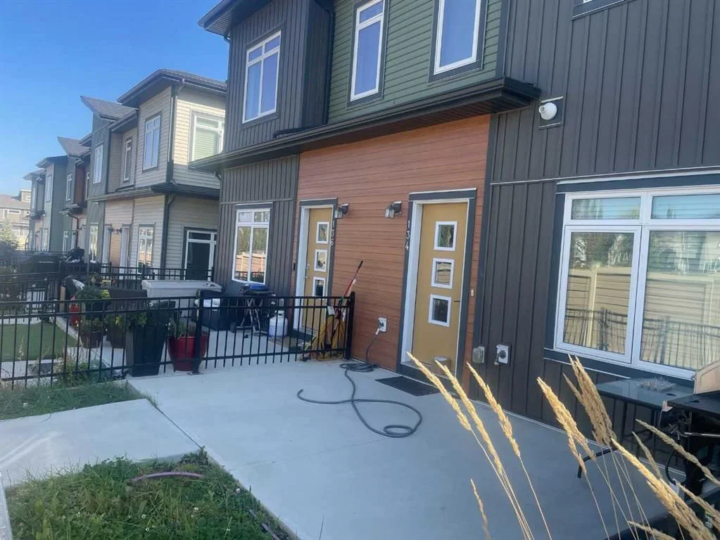 134 Sage Bluff Circle NW, Calgary — photo 2 of 33