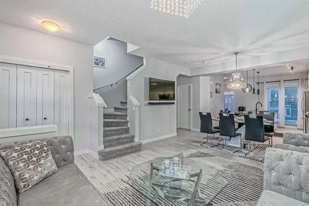 134 Sage Bluff Circle NW, Calgary — photo 4 of 33