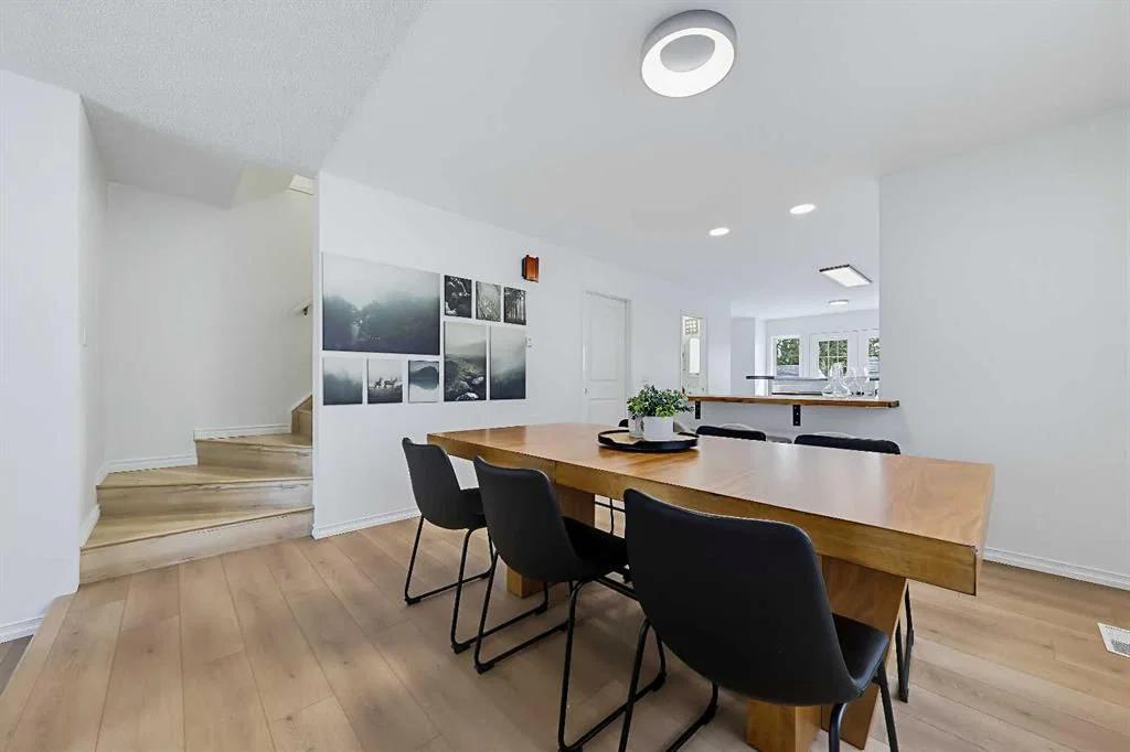 2622 24A Street SW, Calgary — photo 5 of 42