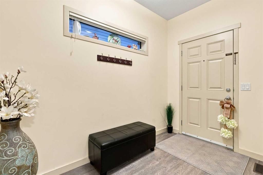 279 Copperpond Circle SE, Calgary — photo 3 of 50