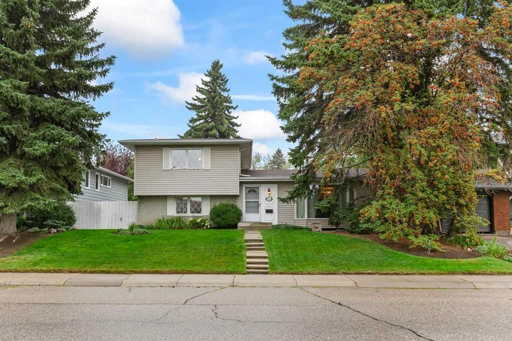 10512 Maplecreek Drive SE, Calgary — main listing photo