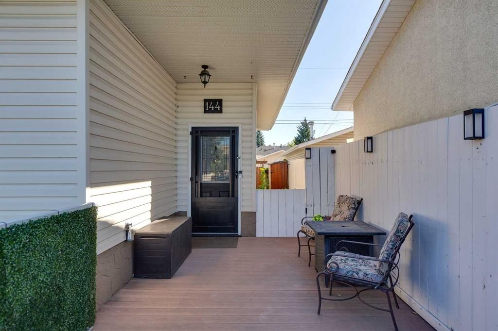 144 Dovercliffe Way SE, Calgary — photo 2 of 32