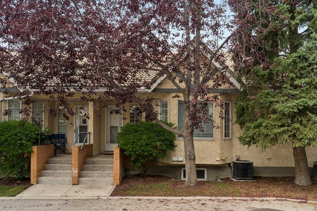 36 Richelieu Court SW, Calgary — main listing photo