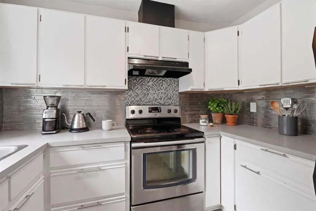 90, 999 Canyon Meadows Drive SW, Calgary — photo 4 of 31
