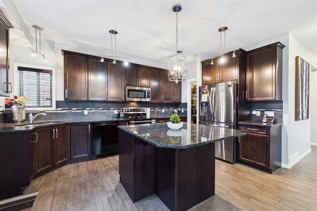 8 Sage Bank Road NW, Calgary — photo 2 of 41