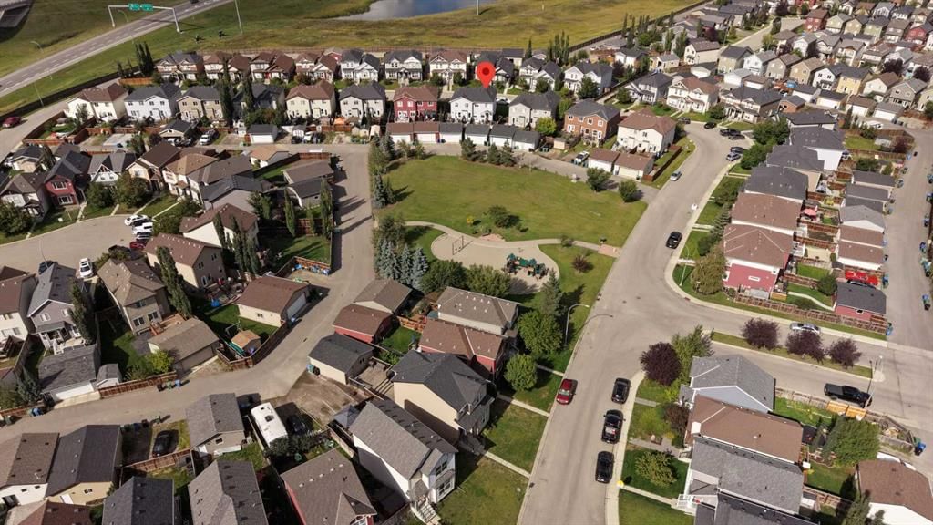 93 Autumn Green SE, Calgary — photo 3 of 30