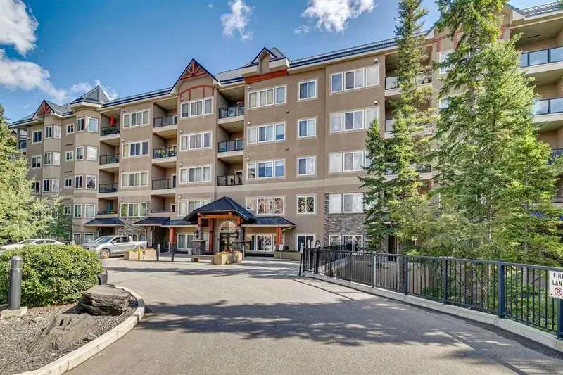 518, 20 Discovery Ridge Close SW, Calgary — main listing photo