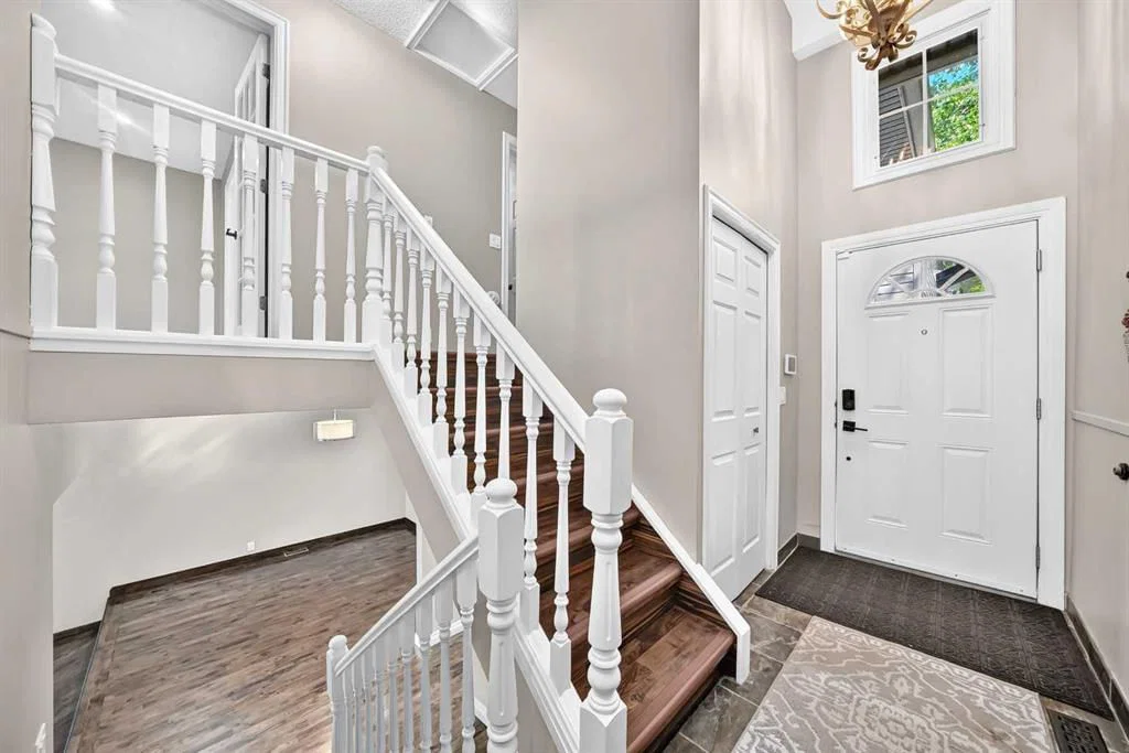 25, 448 Strathcona Drive SW, Calgary — photo 4 of 34