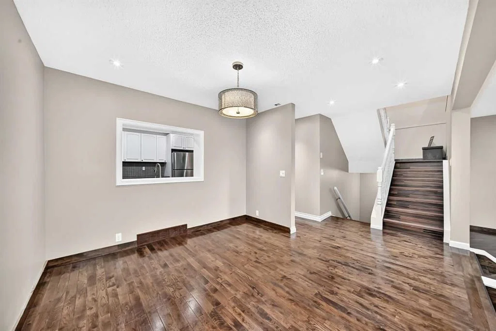 25, 448 Strathcona Drive SW, Calgary — photo 5 of 34
