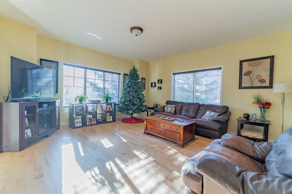 142 West Pointe Circle, Cochrane — photo 3 of 44