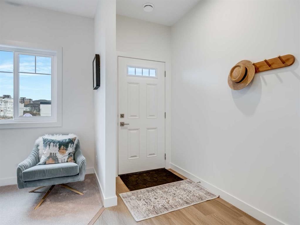 2223 81st Street SW, Calgary — photo 3 of 28
