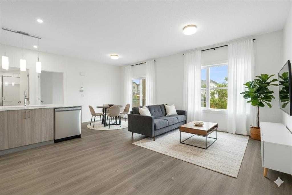 60, 2117 81 Street SW, Calgary — photo 2 of 28
