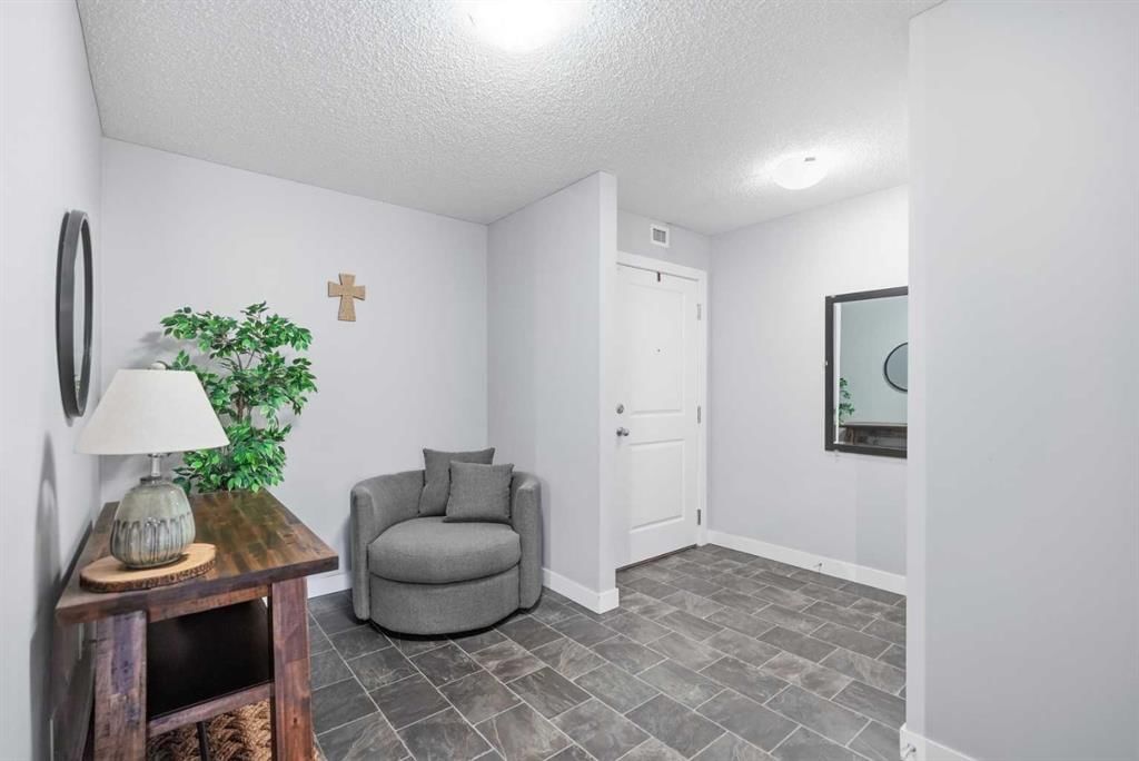 4101, 403 Mackenzie Way SW, Airdrie — photo 4 of 27