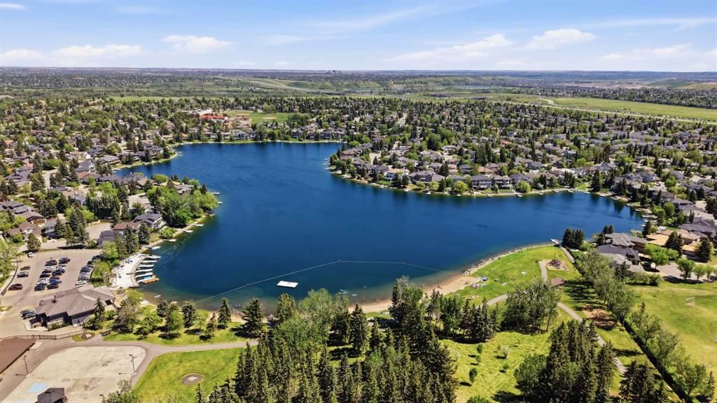 121 Sunbank Way SE, Calgary — main listing photo
