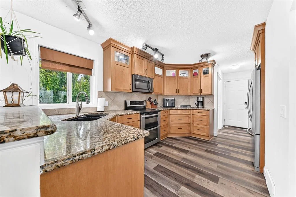 21 Ranch Road, Okotoks — photo 4 of 48