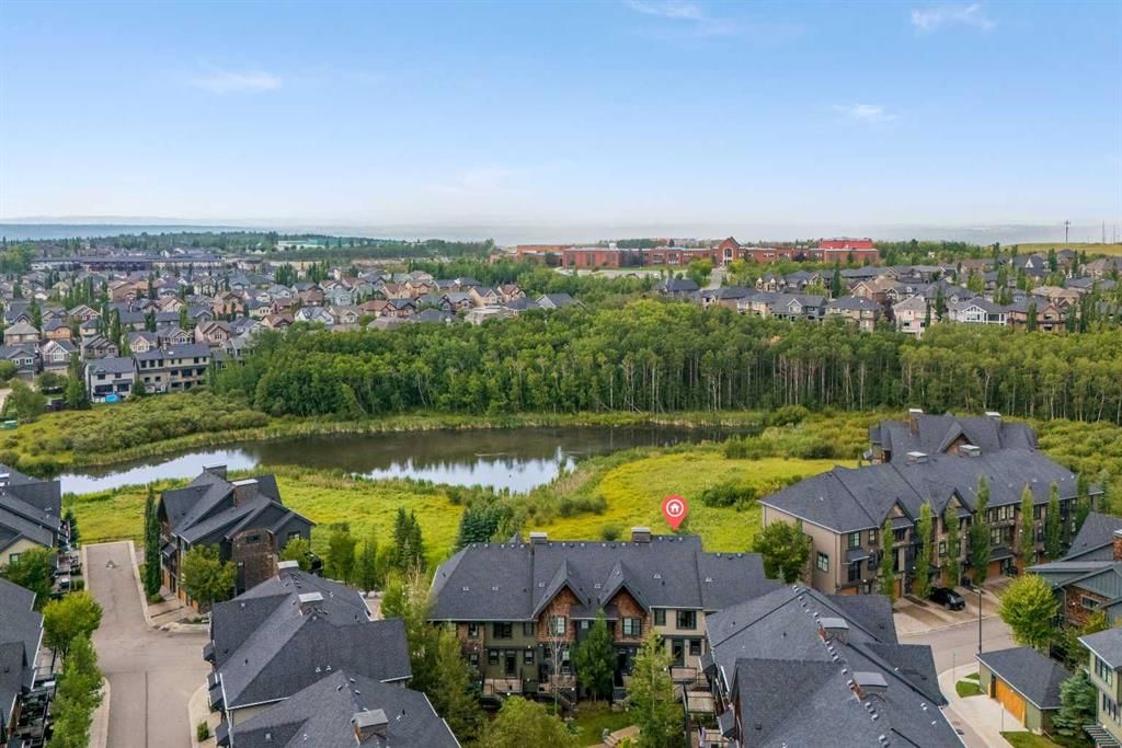 505 Ascot Circle SW, Calgary — main listing photo